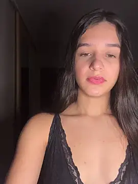 Snapshot of julhya_duarte chatting on 05/29/26, 05:11 julhya duarte online show from 05/29/26, 05:11