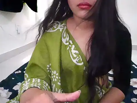 Snapshot of Aalya_B chatting on 06/26/26, 08:41 Aalya B online show from 06/26/26, 08:41