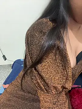 Snapshot of Aalya_B chatting on 07/21/26, 09:17 Aalya B online show from 07/21/26, 09:17