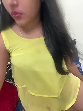 Snapshot of Aalya_B chatting on 07/29/26, 01:42 Aalya B online show from 07/29/26, 01:42
