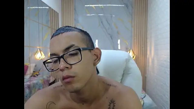 Snapshot of maximiliano_hotdevil chatting on 05/27/26, 08:22 maximiliano hotdevil online show from 05/27/26, 08:22
