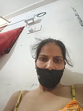 Snapshot of Neha-ji chatting on 06/19/26, 12:31 Neha-ji online show from 06/19/26, 12:31