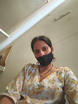 Snapshot of Neha-ji chatting on 06/29/26, 03:35 Neha-ji online show from 06/29/26, 03:35