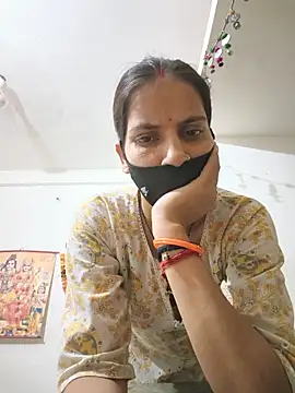 Snapshot of Neha-ji chatting on 06/30/26, 12:33 Neha-ji online show from 06/30/26, 12:33