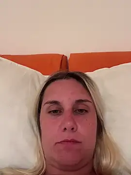 Sofia beee online show from 05/26/26, 12:06