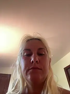 Sofia beee online show from 06/29/26, 10:15