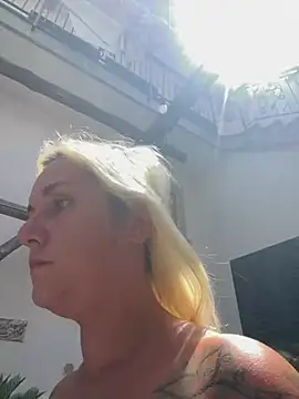 Sofia beee online show from 07/21/26, 10:06