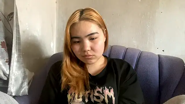 Snapshot of Molly_Teddy chatting on 07/05/26, 10:11 Molly Teddy online show from 07/05/26, 10:11