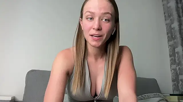 Snapshot of DanikaMory chatting on 06/19/26, 12:42 DanikaMory online show from 06/19/26, 12:42