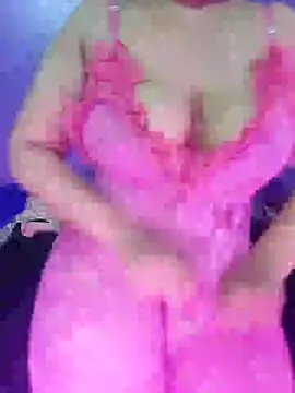 Snapshot of Hala-hoot chatting on 08/01/26, 04:39 Hala-hoot online show from 08/01/26, 04:39