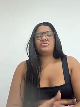 Snapshot of Eumileninha chatting on 05/29/26, 04:49 Eumileninha online show from 05/29/26, 04:49