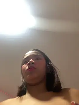 Snapshot of Britany_23 chatting on 05/28/26, 03:15 Britany 23 online show from 05/28/26, 03:15