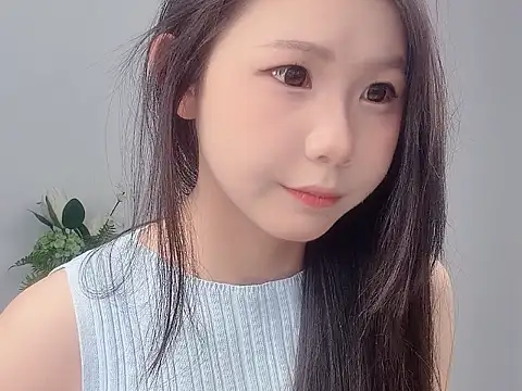 Snapshot of Rose_love69 chatting on 05/29/26, 02:53 Rose love69 online show from 05/29/26, 02:53
