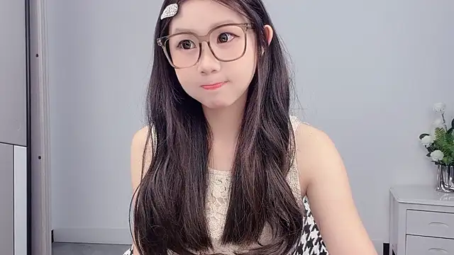 Snapshot of Rose_love69 chatting on 06/24/26, 04:00 Rose love69 online show from 06/24/26, 04:00