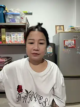 Snapshot of LINDA_HD chatting on 07/04/26, 02:01 LINDA HD online show from 07/04/26, 02:01
