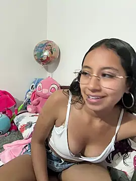 Snapshot of Violetlove_ chatting on 06/23/26, 10:35 Violetlove online show from 06/23/26, 10:35