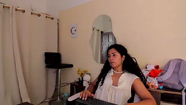 Snapshot of Nadia-Monroe chatting on 07/14/26, 09:42 Nadia-Monroe online show from 07/14/26, 09:42