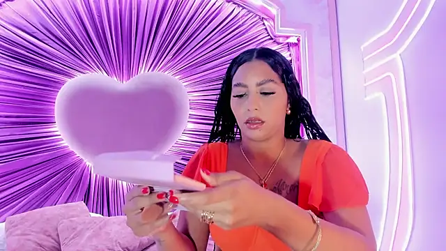 Snapshot of mina_hammani chatting on 06/01/26, 11:45 mina hammani online show from 06/01/26, 11:45