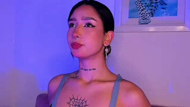 SophieMoneet online show from 07/03/26, 12:44