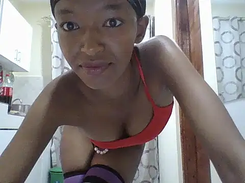 Snapshot of Miss_lavagirl chatting on 06/18/26, 05:17 Miss lavagirl online show from 06/18/26, 05:17