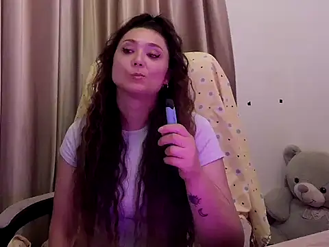 Snapshot of Lola_Creolla chatting on 05/27/26, 11:29 Lola Creolla online show from 05/27/26, 11:29