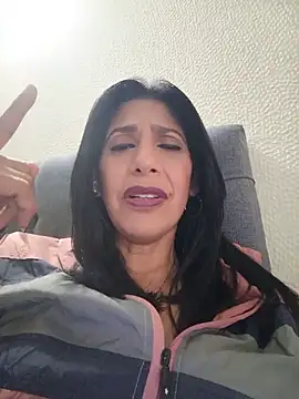 Snapshot of Samantha01_Rosse01 chatting on 05/28/26, 07:11 Samantha01 Rosse01 online show from 05/28/26, 07:11