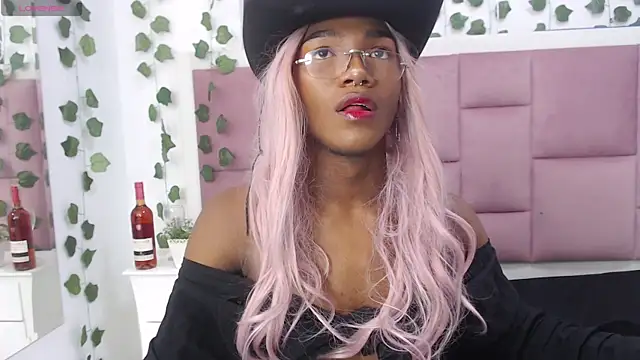 Snapshot of Elektraqueen1 chatting on 05/29/26, 07:23 Elektraqueen1 online show from 05/29/26, 07:23