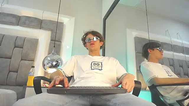AnthonyStone  online show from 06/21/26, 08:22