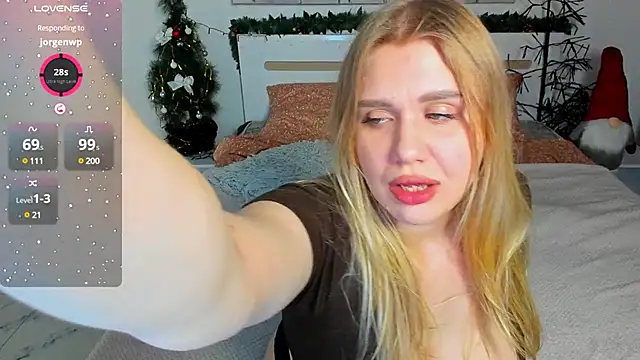 Snapshot of Sky_BlondeX chatting on 12/26/24, 11:32 Sky BlondeX online show from 12/26/24, 11:32