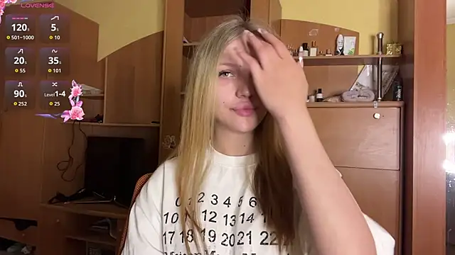 xXMelanieseXx online show from 06/19/26, 04:33