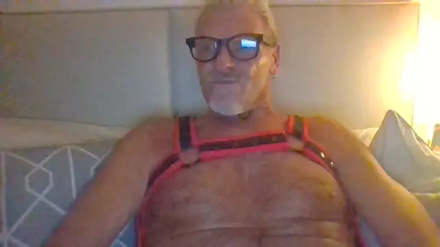 Snapshot of NottsLeather chatting on 07/08/26, 01:21 NottsLeather online show from 07/08/26, 01:21