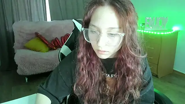 ModelGyrl online show from 06/05/26, 08:20