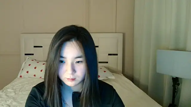 Snapshot of felice_kim chatting on 05/27/26, 02:25 felice kim online show from 05/27/26, 02:25