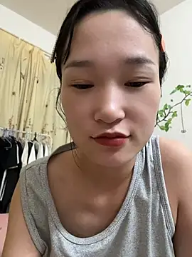 Snapshot of yi01 chatting on 06/02/26, 05:48 yi01 online show from 06/02/26, 05:48