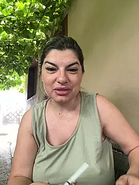 Snapshot of evaxxxcurvyxxx chatting on 06/22/26, 06:21 evaxxxcurvyxxx online show from 06/22/26, 06:21