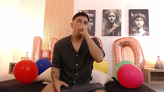 Snapshot of Diego_salvatore chatting on 06/30/26, 02:40 Diego salvatore online show from 06/30/26, 02:40