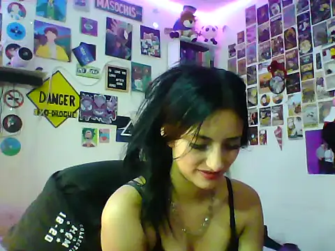 Snapshot of angelgirl2006 chatting on 06/08/26, 10:54 angelgirl2006 online show from 06/08/26, 10:54