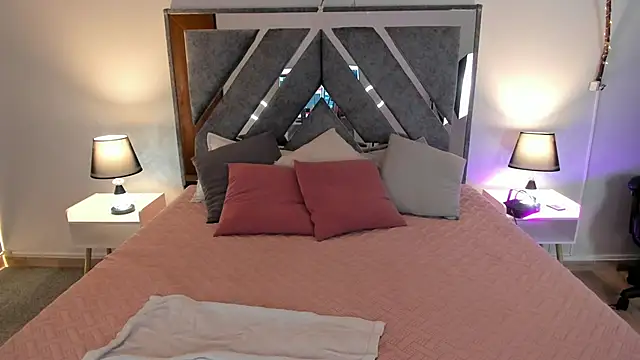 Ambarbrownn    online show from 06/02/26, 01:40
