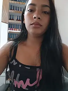 Snapshot of xcleila chatting on 06/24/26, 02:05 xcleila online show from 06/24/26, 02:05