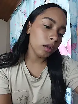 Snapshot of xcleila chatting on 07/11/26, 05:15 xcleila online show from 07/11/26, 05:15