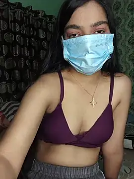 Snapshot of love_kaur chatting on 06/16/26, 06:05 love kaur online show from 06/16/26, 06:05