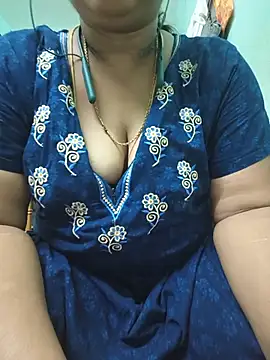 Snapshot of Tamil-kaviya98 chatting on 06/21/26, 06:49 Tamil-kaviya98 online show from 06/21/26, 06:49