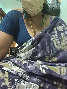 Snapshot of Tamil-kaviya98 chatting on 06/22/26, 05:32 Tamil-kaviya98 online show from 06/22/26, 05:32