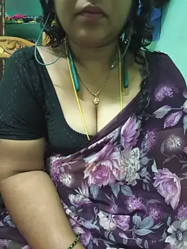 Snapshot of Tamil-kaviya98 chatting on 06/24/26, 05:45 Tamil-kaviya98 online show from 06/24/26, 05:45