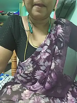 Snapshot of Tamil-kaviya98 chatting on 06/25/26, 07:57 Tamil-kaviya98 online show from 06/25/26, 07:57