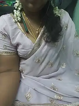 Snapshot of Tamil-kaviya98 chatting on 06/28/26, 05:41 Tamil-kaviya98 online show from 06/28/26, 05:41