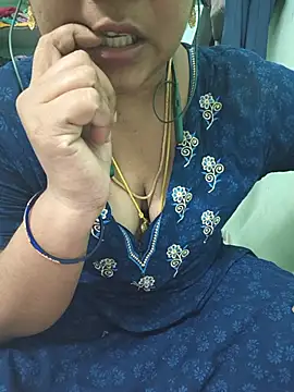Snapshot of Tamil-kaviya98 chatting on 06/30/26, 07:42 Tamil-kaviya98 online show from 06/30/26, 07:42