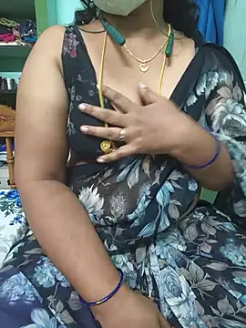 Snapshot of Tamil-kaviya98 chatting on 07/05/26, 05:31 Tamil-kaviya98 online show from 07/05/26, 05:31