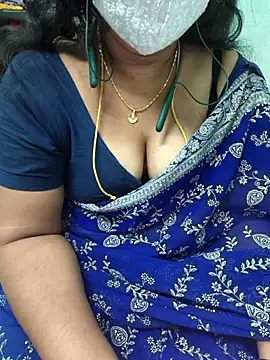 Snapshot of Tamil-kaviya98 chatting on 07/16/26, 06:47 Tamil-kaviya98 online show from 07/16/26, 06:47
