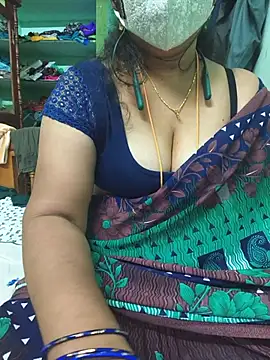 Snapshot of Tamil-kaviya98 chatting on 08/05/26, 10:01 Tamil-kaviya98 online show from 08/05/26, 10:01